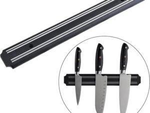 <main class="notranslate">Magnetische ophangmagneet voor gereedschap, messen, keukengerei etc van Phillipe Sail. Sterke messenmagneet, stevig van kunststof, ideaal voor georganiseerde opslag van gereedschap, messen en andere metalen voorwerpen